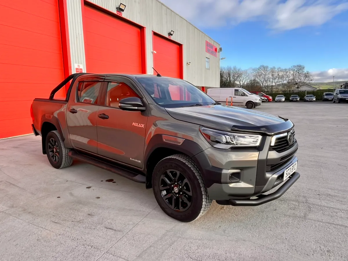 2021 Toyota Hilux 2.8 Invincible X - Image 2