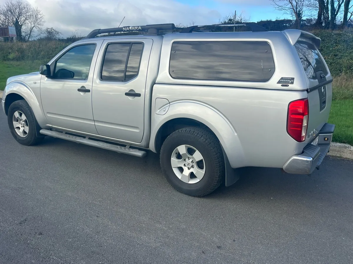 Nissan Navara premium *low kms tax+new doe* - Image 4