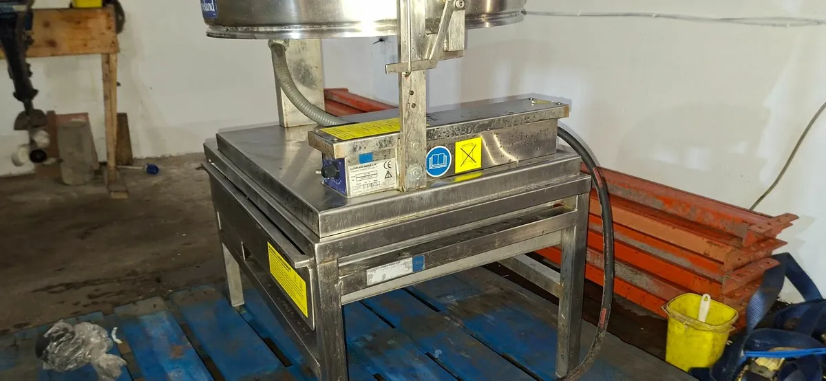 Bratt pan tilting skillet - Image 3