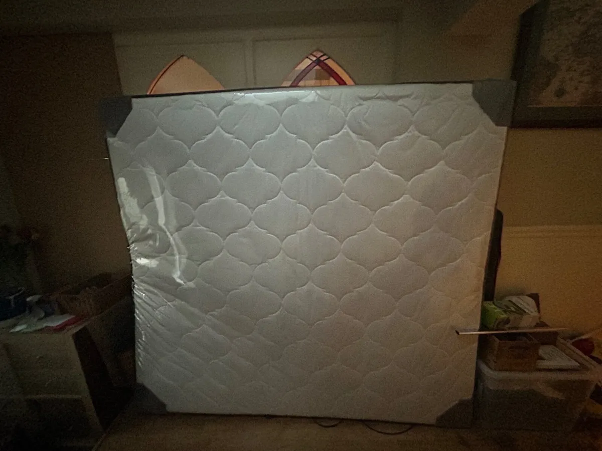 Brand new hotel mattress - Image 1