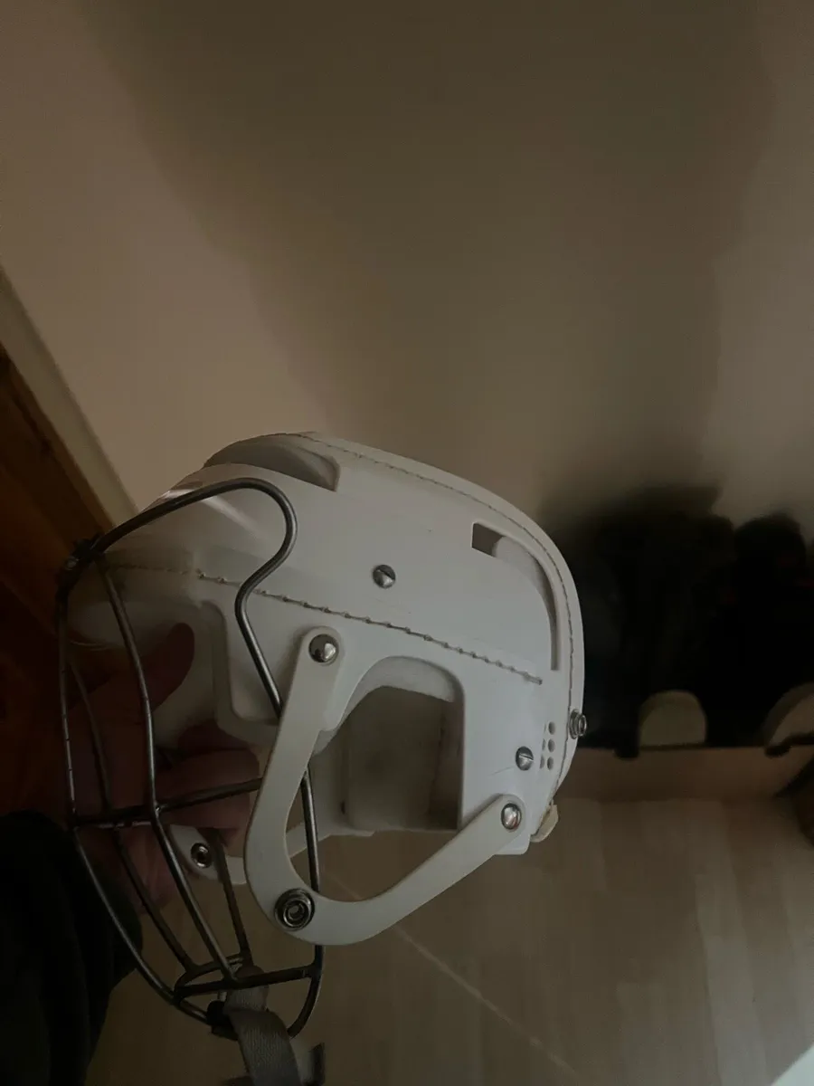 Cooper hurling helmet - Image 3