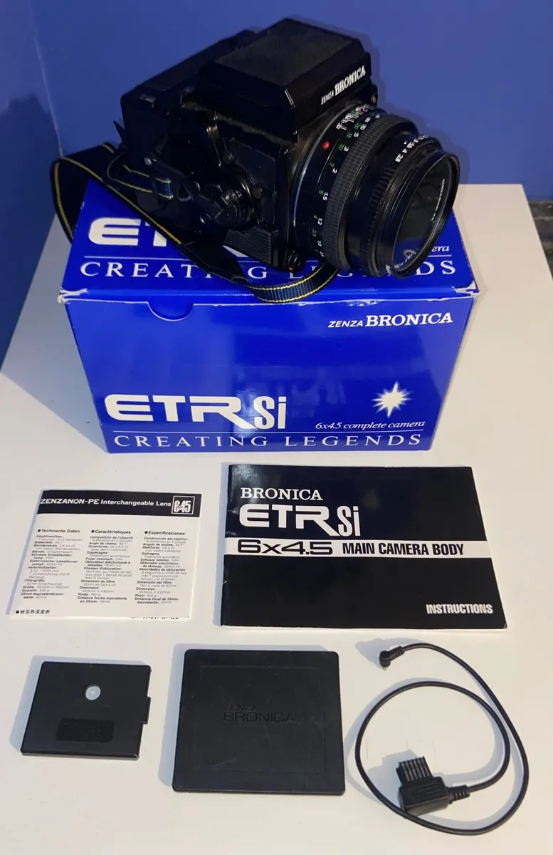 Bronica ETRSi Medium Format Camera - Image 2