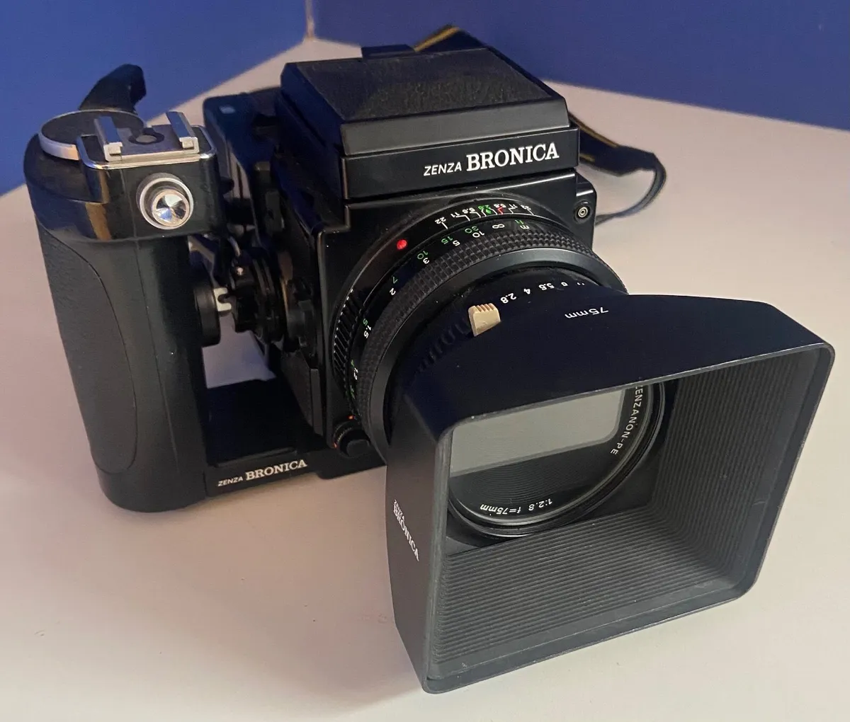 Bronica ETRSi Medium Format Camera - Image 3