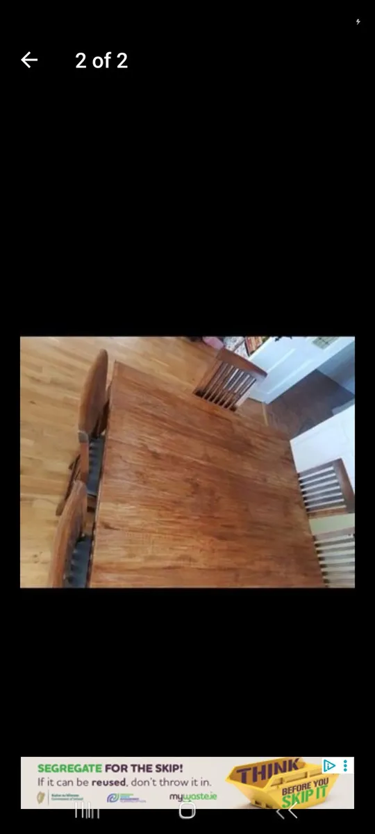 Dining room table - Image 1