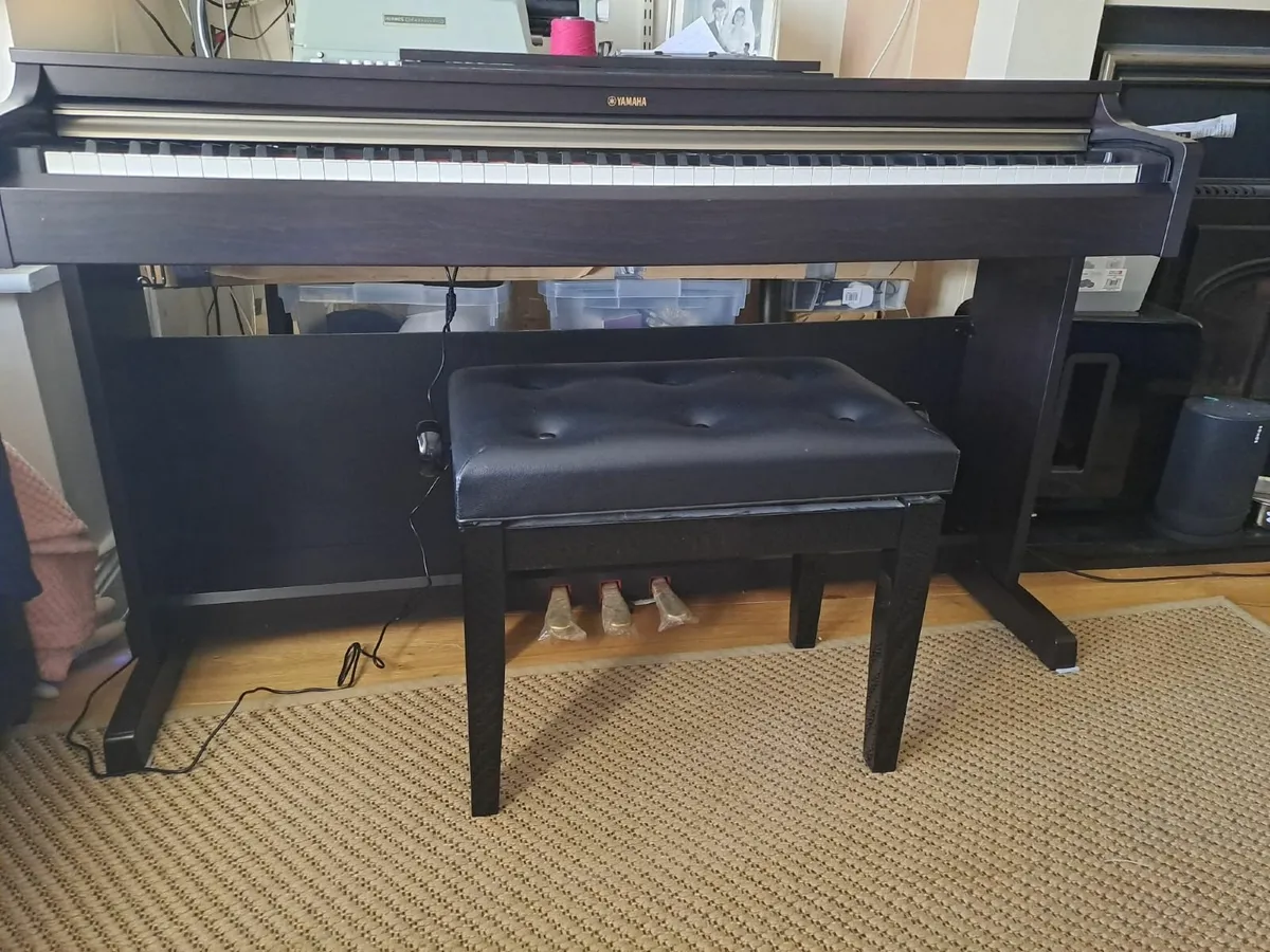 Yamaha Electric Piano Arius 162 - Image 3