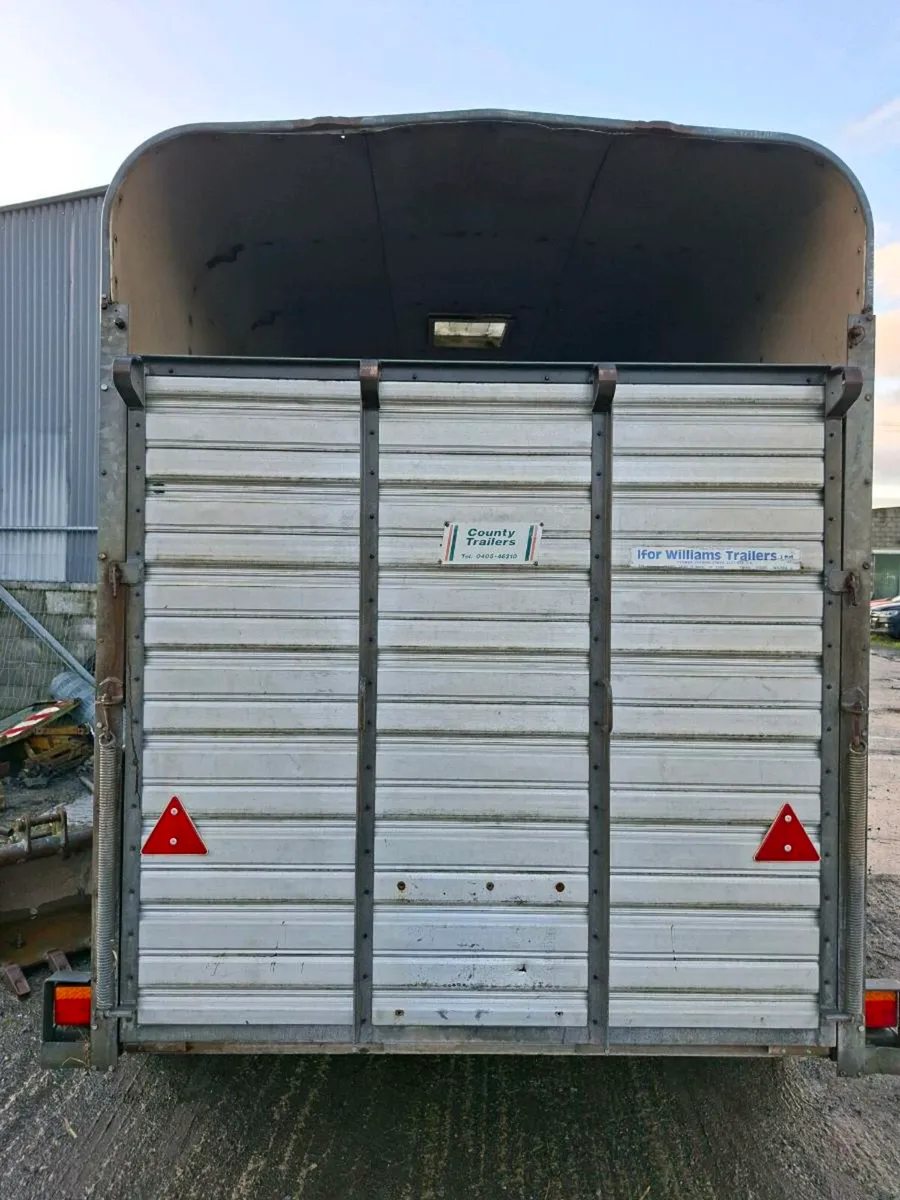 Ifor Williams 10x6 high roof cattle trailer - Image 4