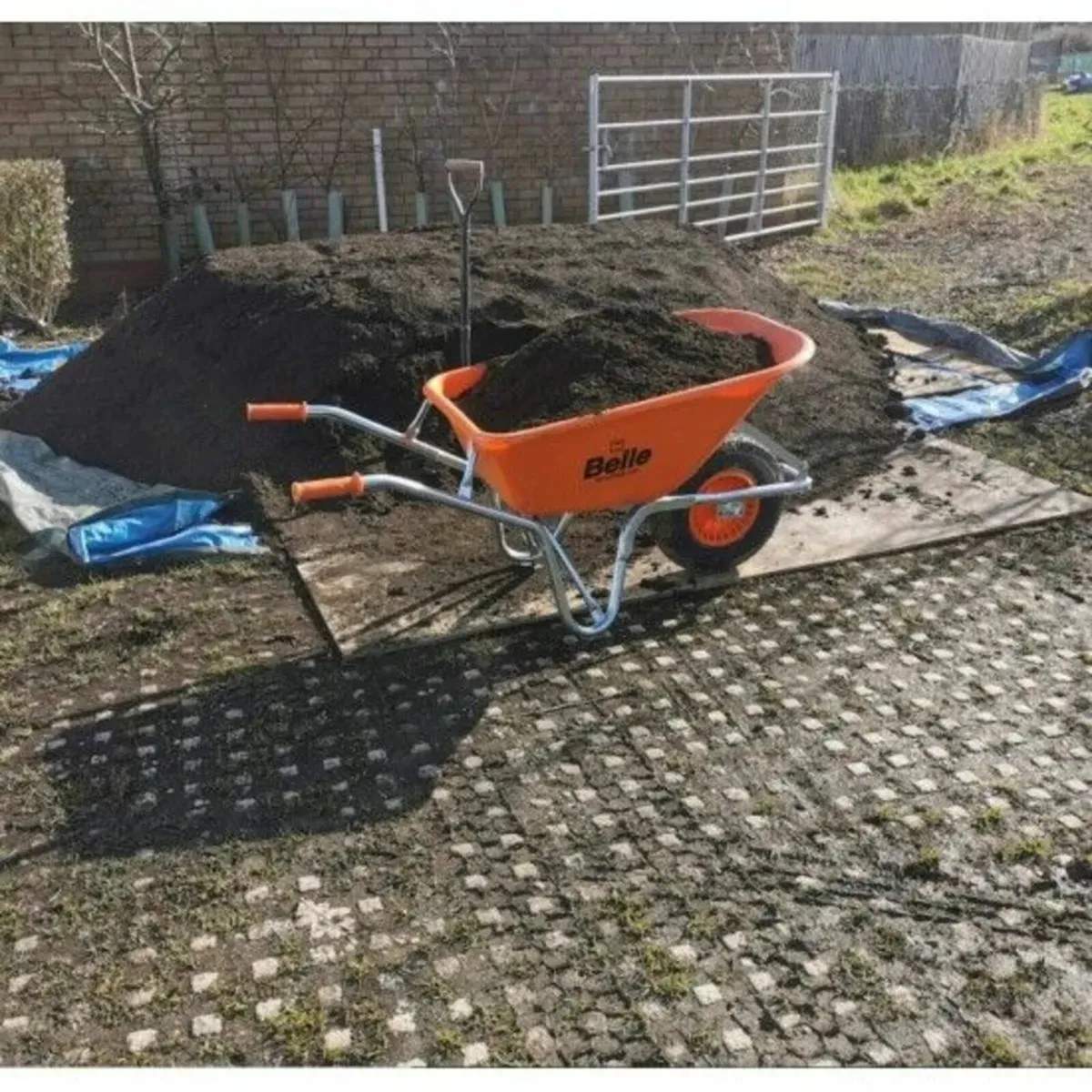 Altrad Belle Warrior Heavy Duty Wheelbarrow - Image 3