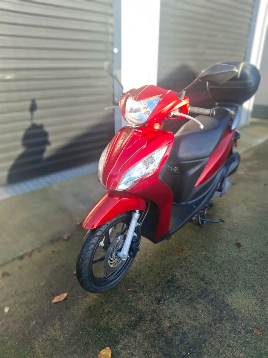 LOW MILEAGE 2016 HONDA VISION - Image 1