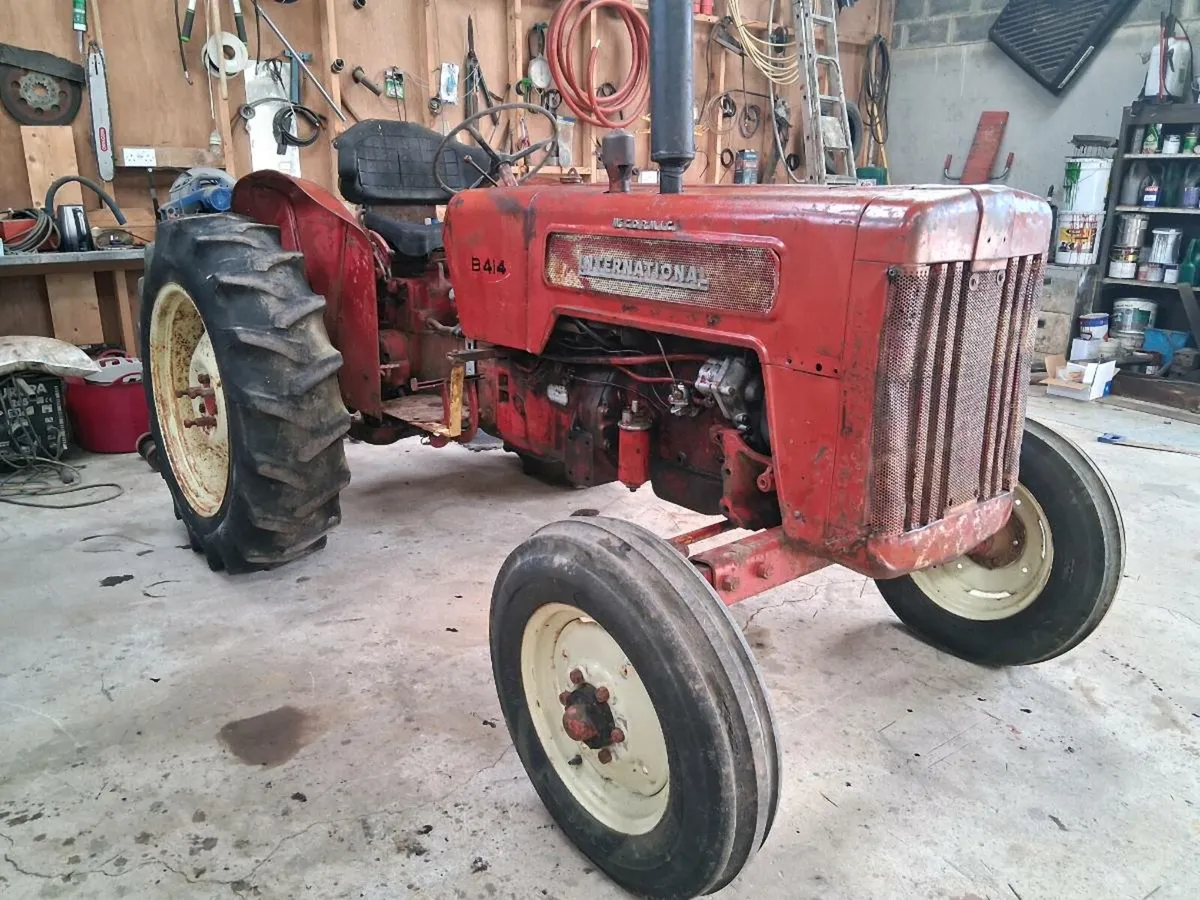 International  B414 - Image 3