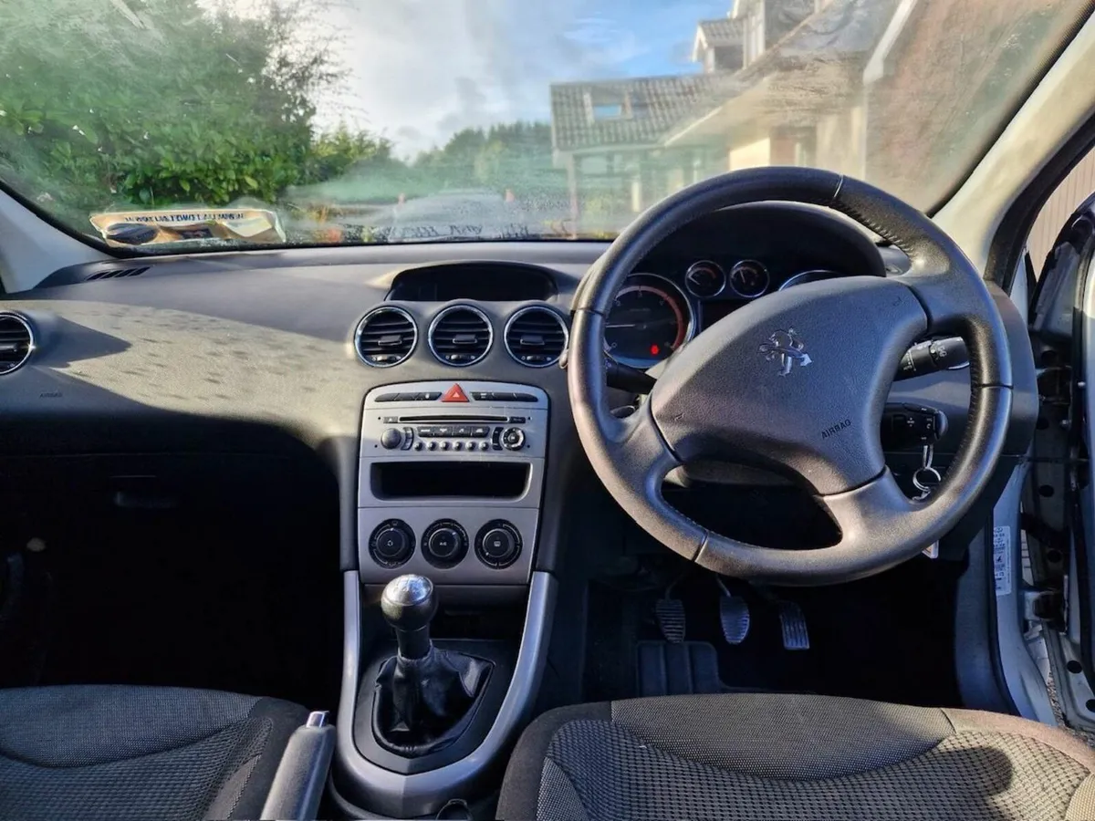 Peugeot 308 2011 - Image 3