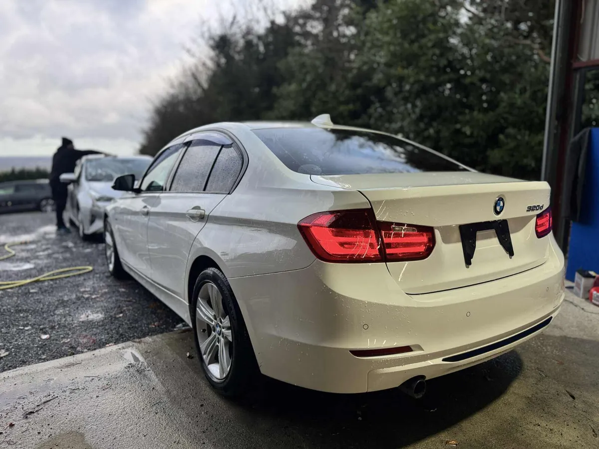 2015 BMW 3 series low mileage! Automatic - Image 4