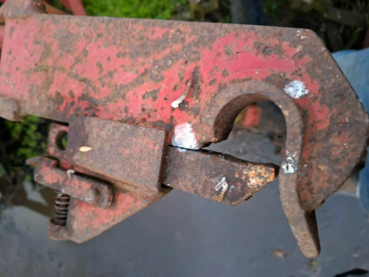 Massey Ferguson 80 power loader - Image 3