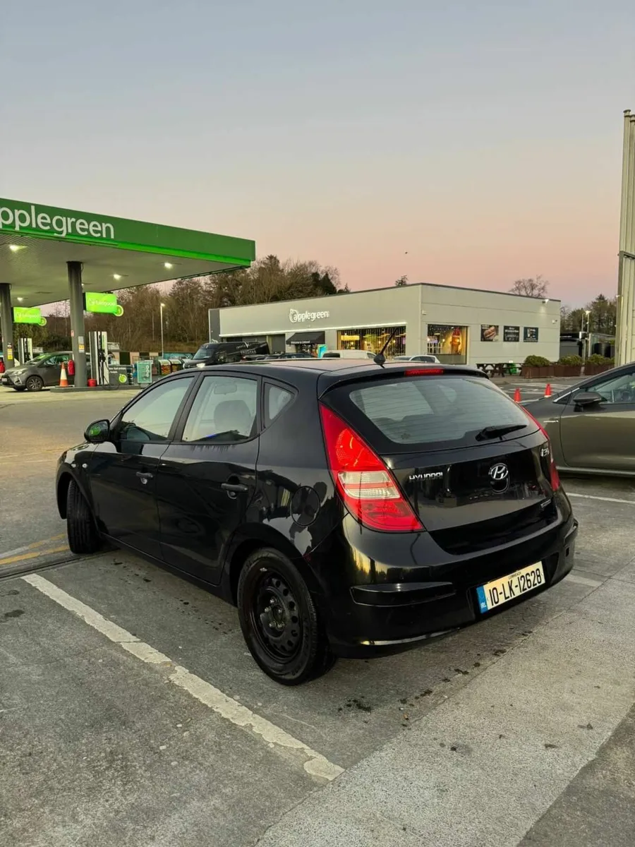 Hyundai i30 2010 - Image 2