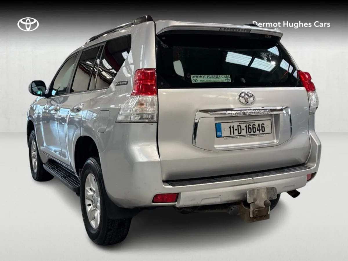 Toyota Land Cruiser LWB GX COMM - Image 2