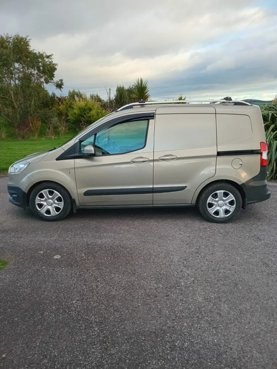 Ford Courier - Image 2