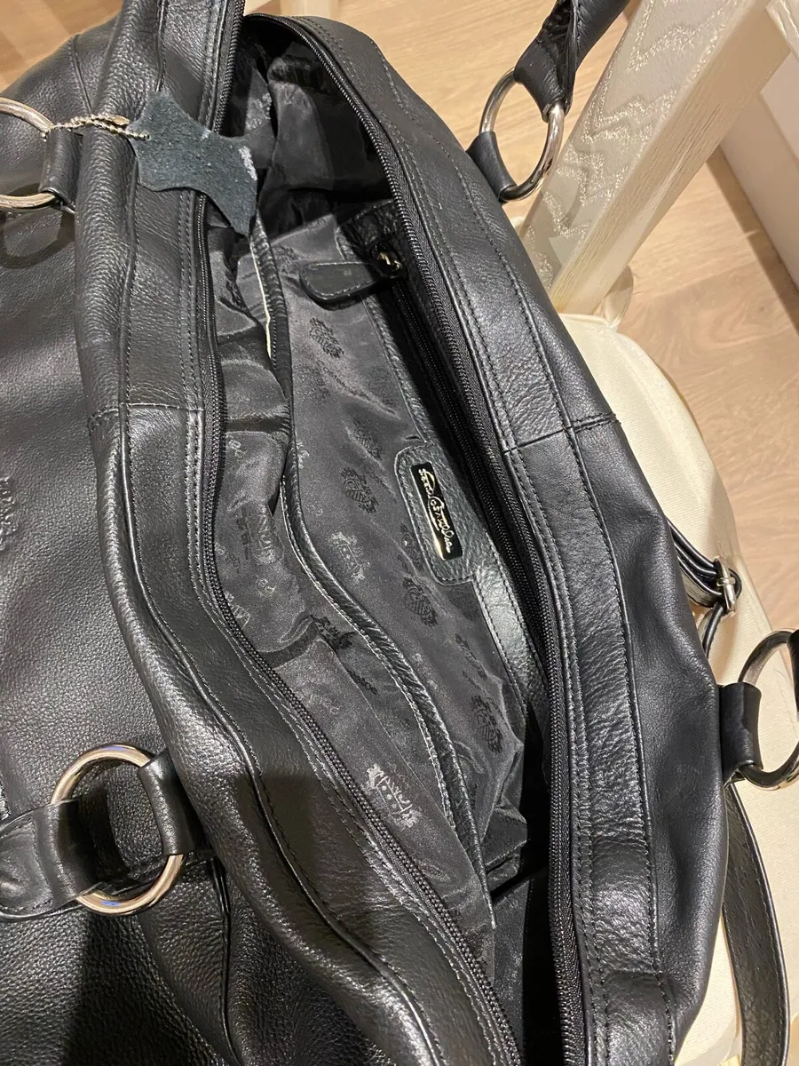 Paul Costelloe leather Travel bag - Image 3