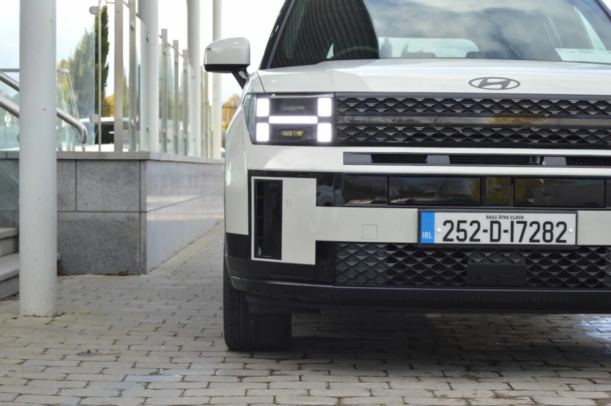 Hyundai Santa Fe 1.6 PHEV - Image 4