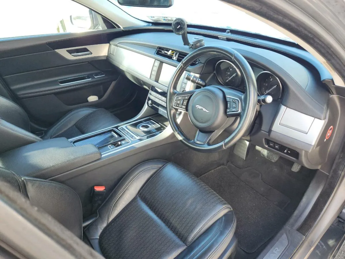 Jaguar XF 2.0D - Image 4