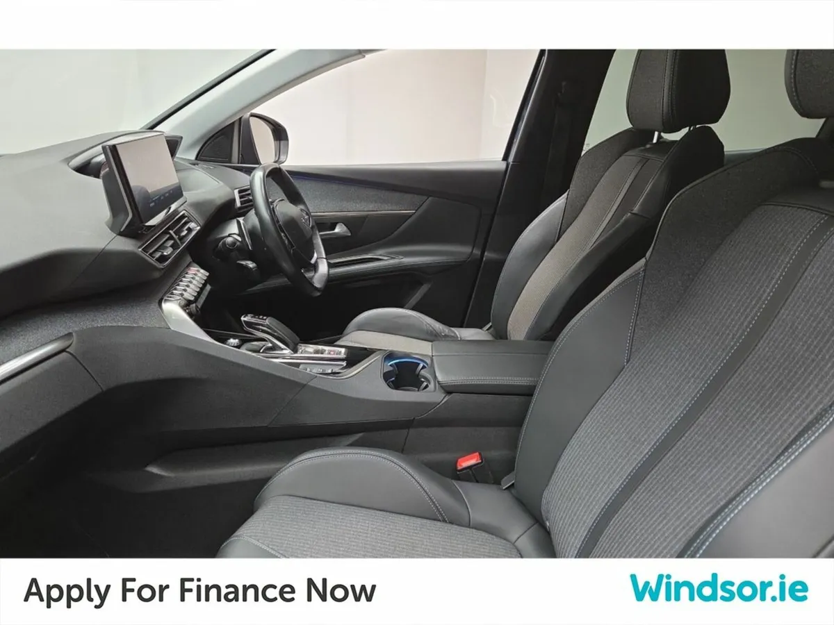 Peugeot 3008 HYBRID2 PHEV 225bhp Allure - Image 4