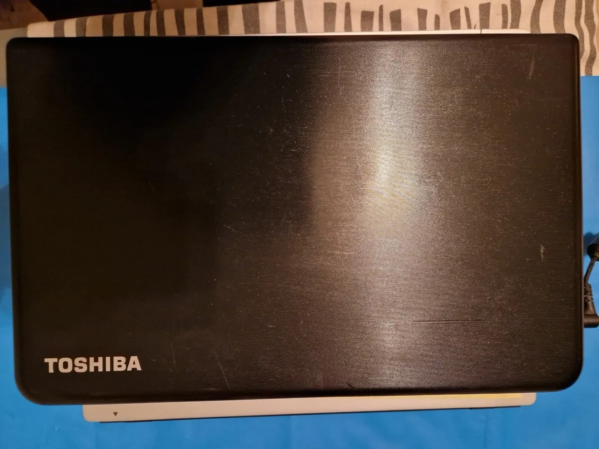 Toshiba Satellite Pro C50-A-1E4 Laptop, 8GB, 500GB - Image 2