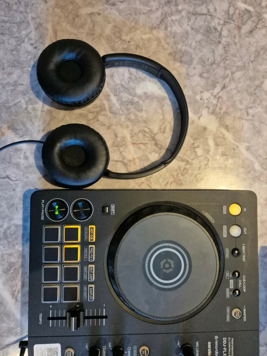 Pioneer Dj FLX4 Hardly Used - Image 3