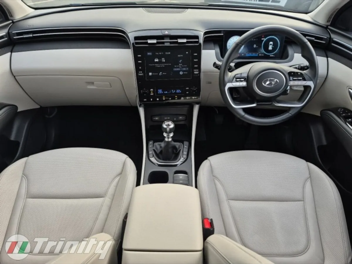 Hyundai Tucson ** EXECUTIVE ** 1.6 ** STUNNING CAR - Image 2