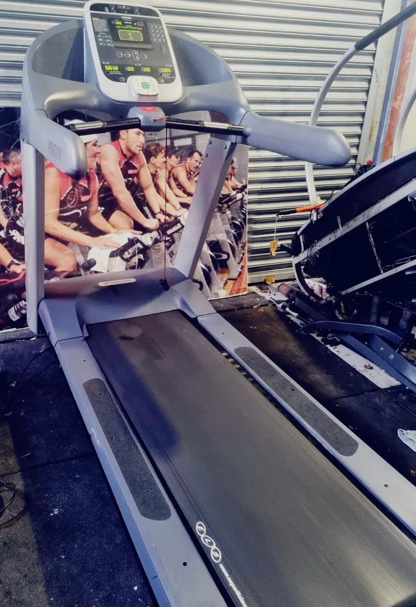 🎅🎅PRECOR 954i TREADMILLS 2 LEFT 🎁🎁 - Image 1