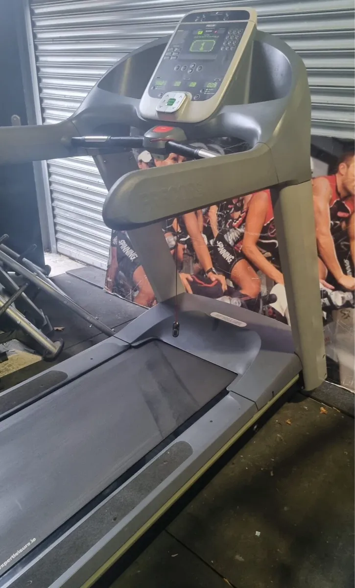 🎅🎅PRECOR 954i TREADMILLS 2 LEFT 🎁🎁 - Image 2