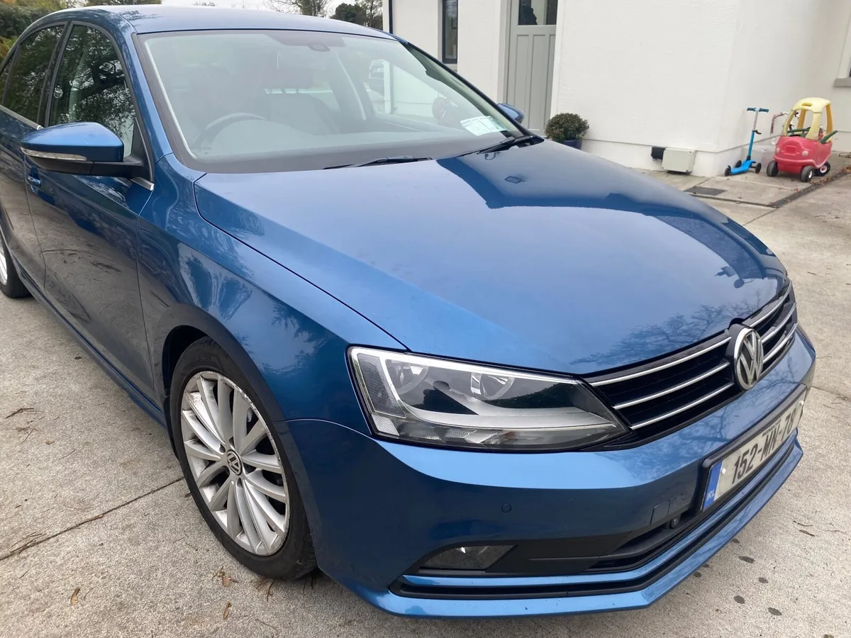 Volkswagen Jetta 2015 - Image 2
