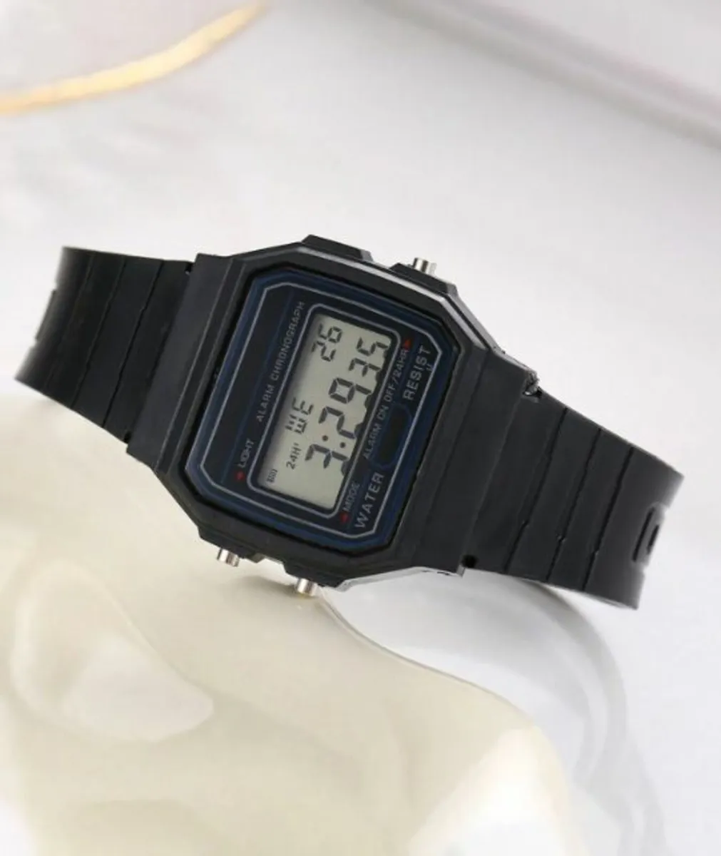 Brand New Retro Watch