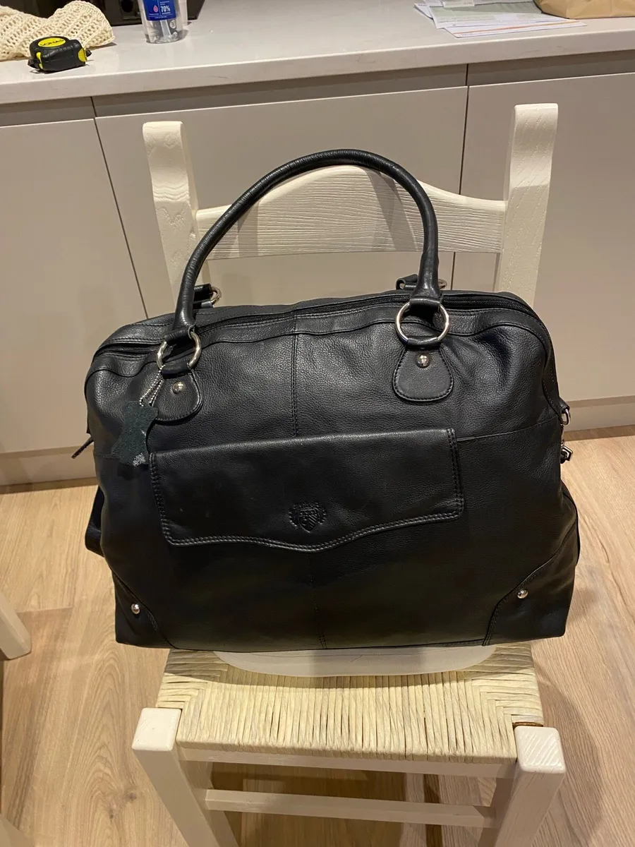 Paul Costelloe leather Travel bag - Image 1