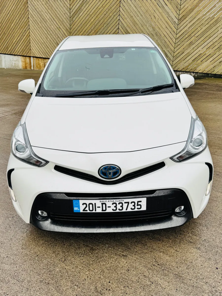 Prius Alpha 7 Seater Electric Seats / Leather Seat - Image 2