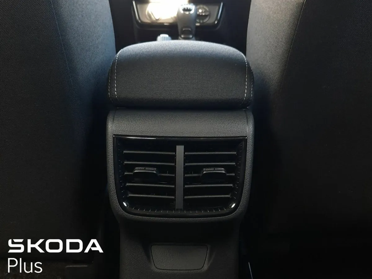 Skoda Fabia **ESSENCE MODEL** 1.0 LITRE 80BHP - Image 4