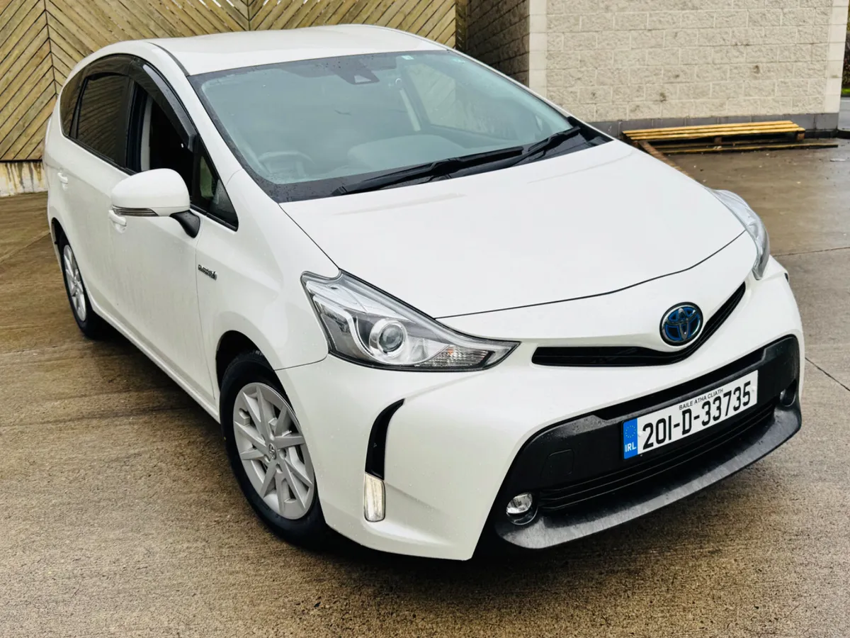 Prius Alpha 7 Seater Electric Seats / Leather Seat - Image 1