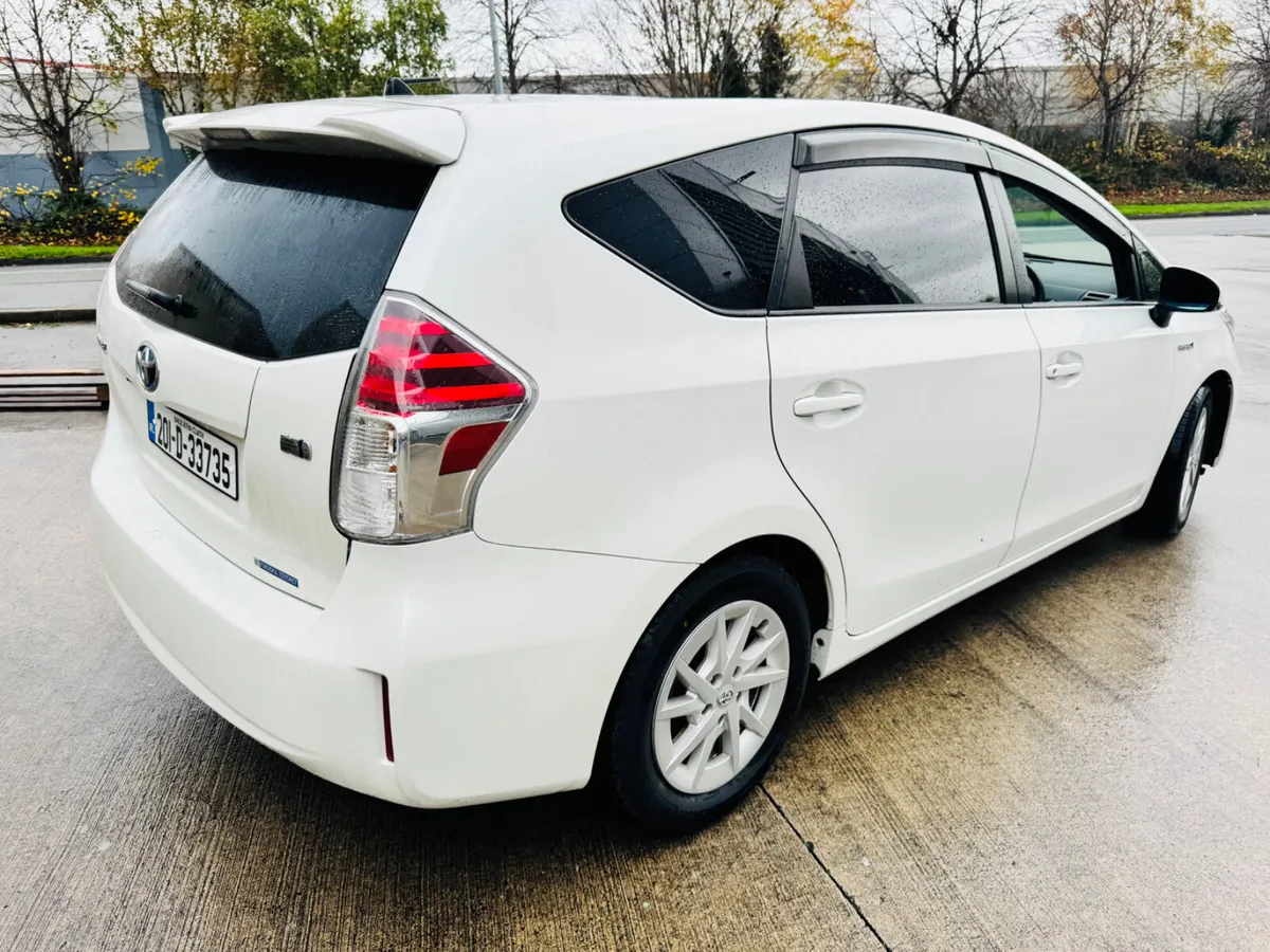 Prius Alpha 7 Seater Electric Seats / Leather Seat - Image 4