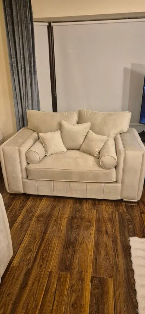 3+2 sofa - Image 2