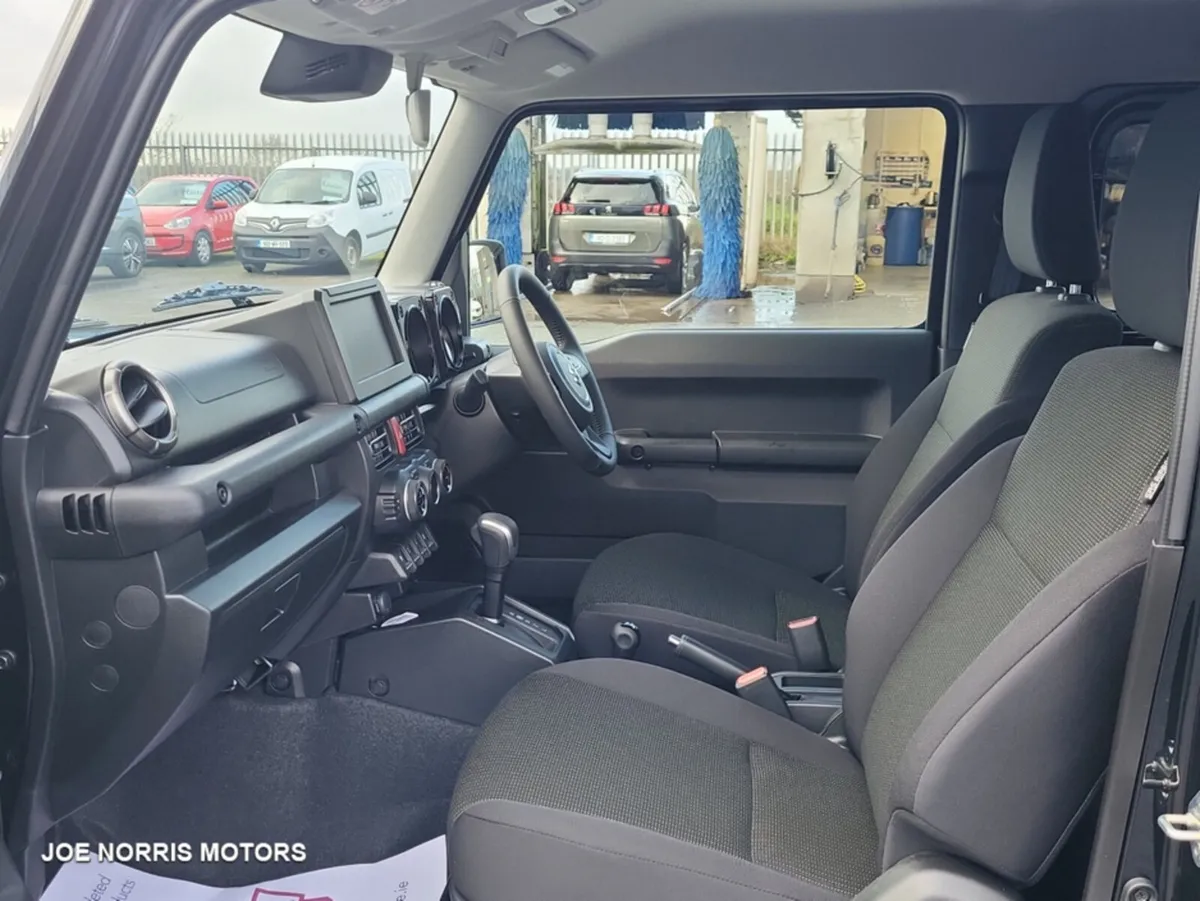 Suzuki Jimny XC TOP SPEC MANUAL 4WD - Image 4