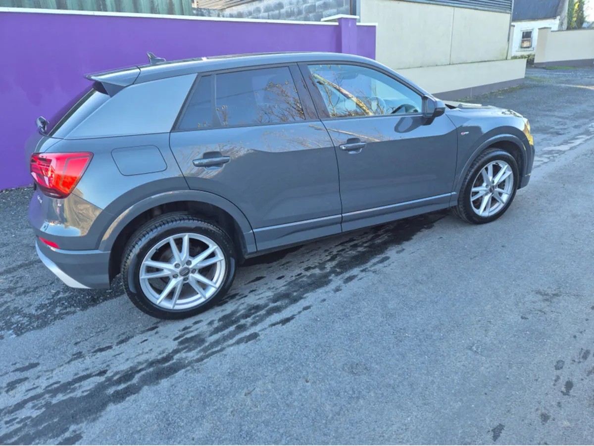 Audi Q2 S LINE 30 TDI - Image 2