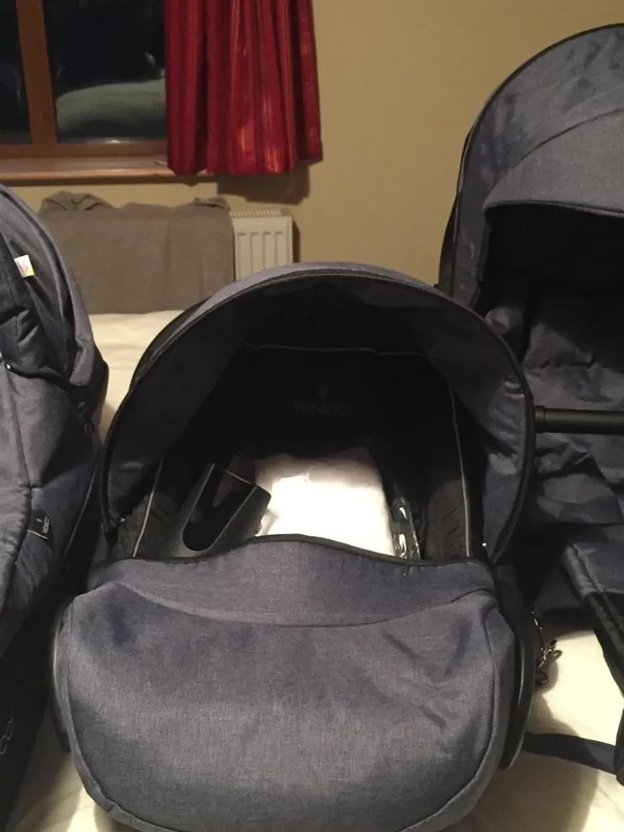 Venicci Soft 3 in 1 travel system in Denim Blue limited edition - Image 3