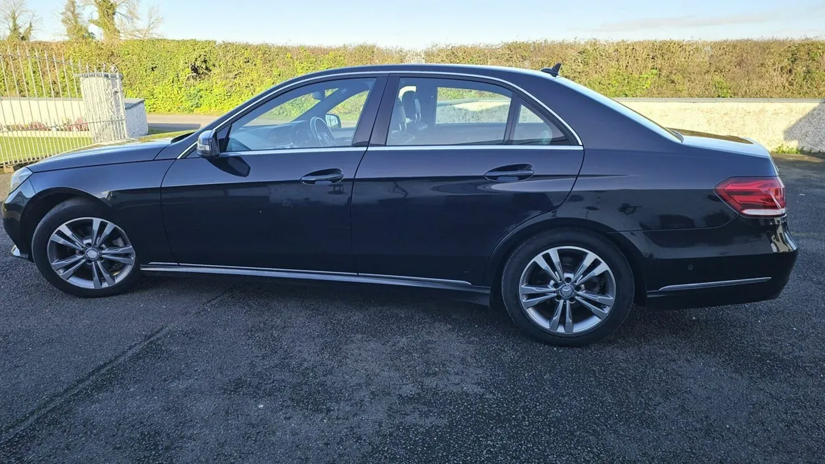 Mercedes-Benz E-Class 2015 - Image 3