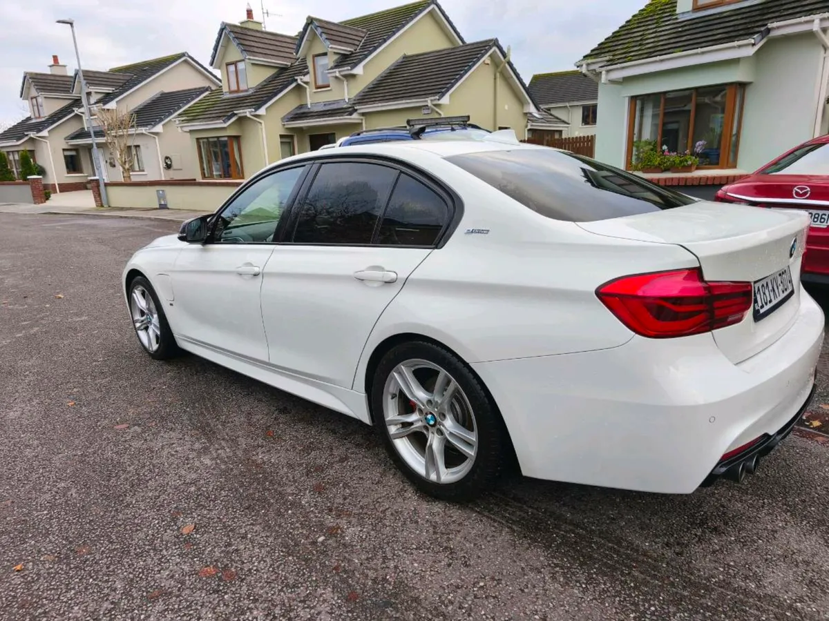 Bmw 330e m sport - Image 4