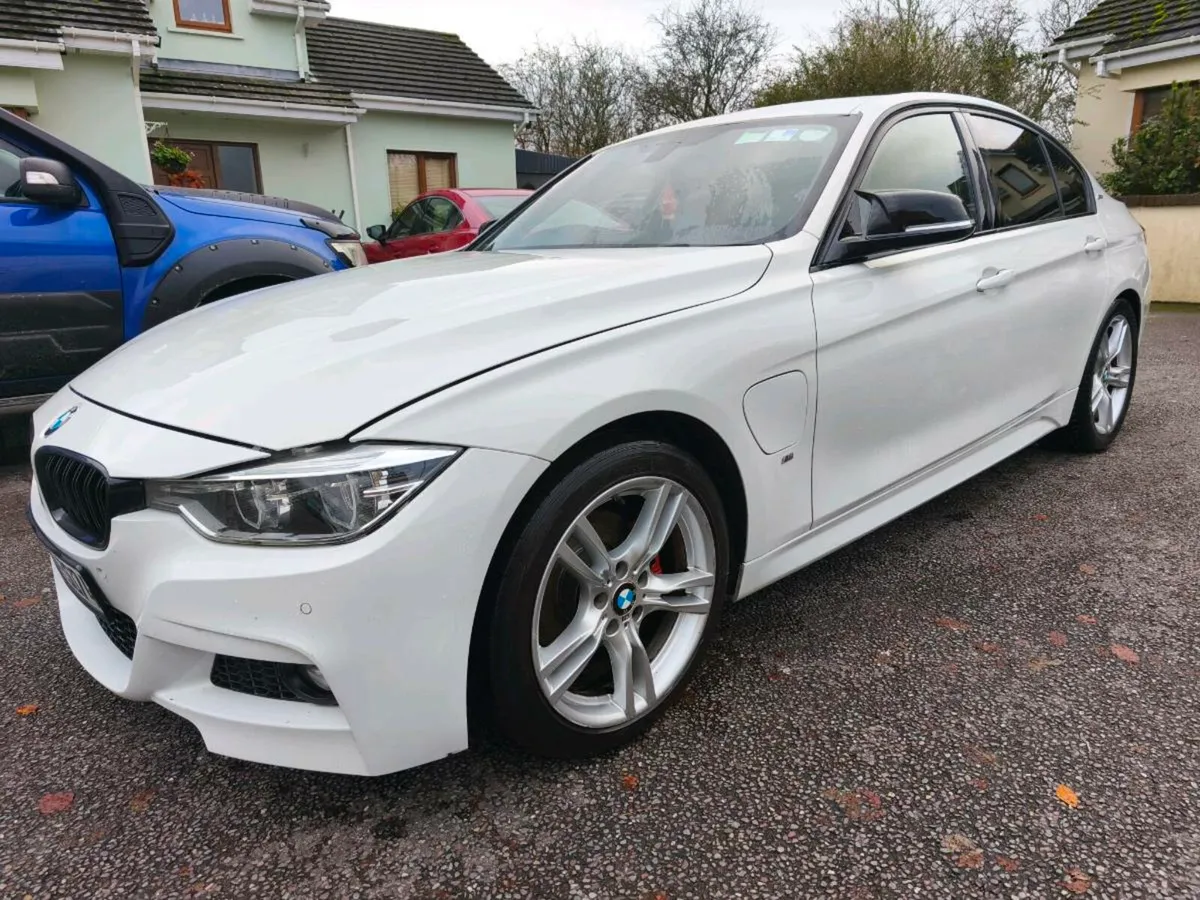 Bmw 330e m sport - Image 2