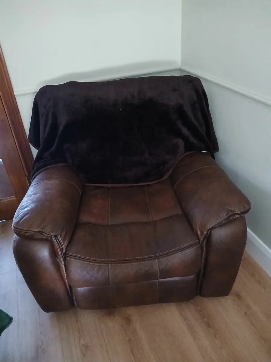 Manual recliner 3 seater couch and arm chair in ne - Image 4