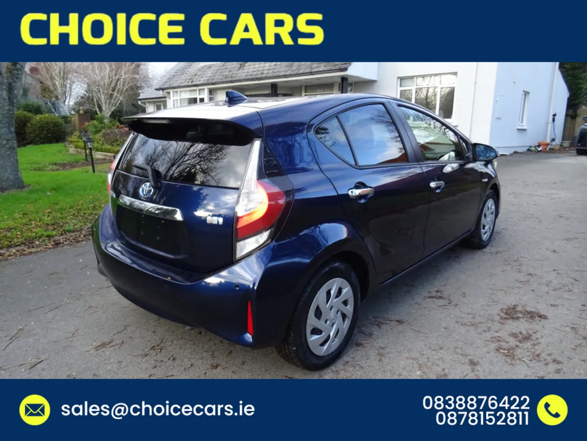 Toyota Aqua 1.5 AUTO HYBRID KEYLESS GO - Image 4