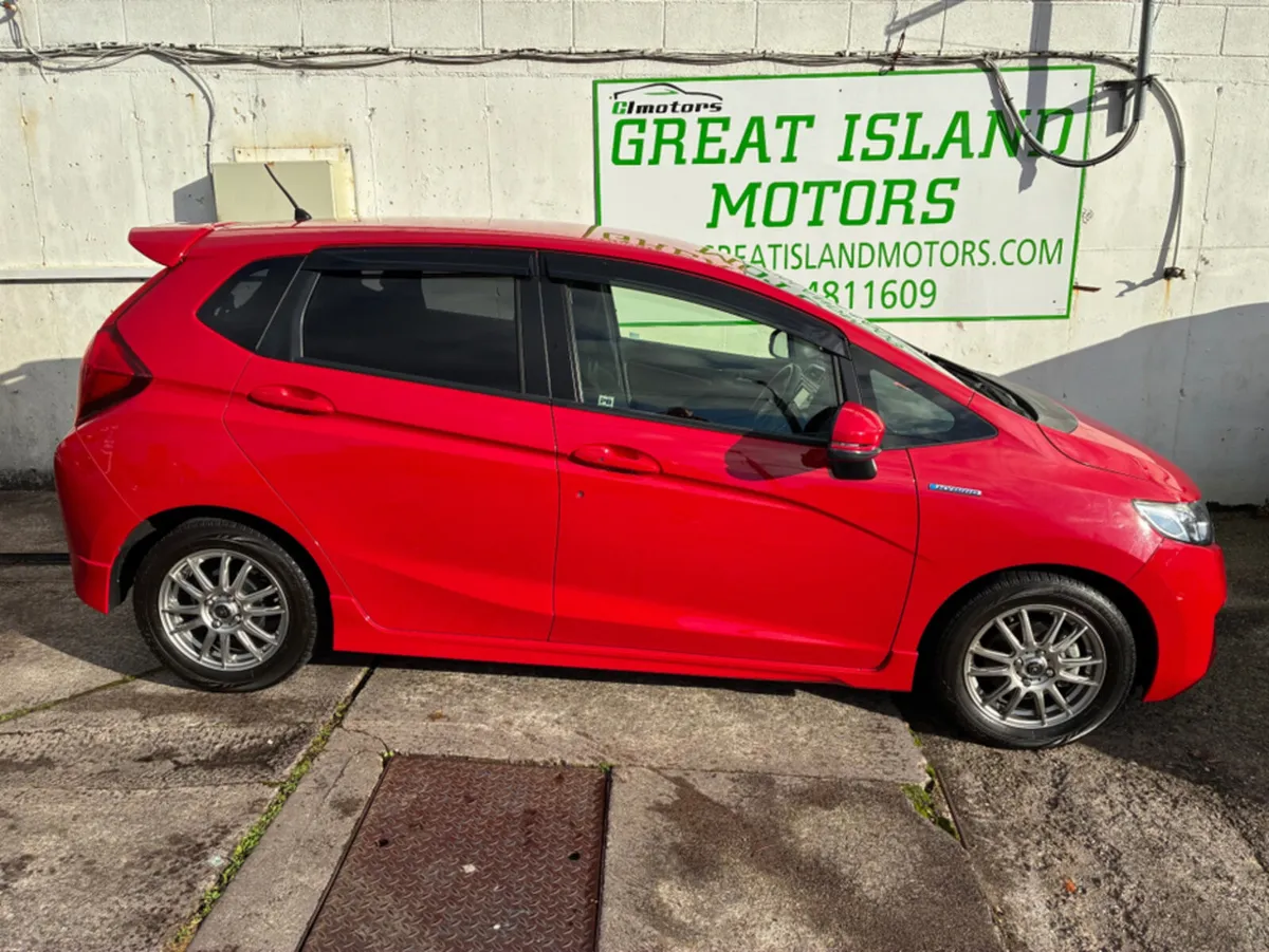 Honda Fit DAA-GP5 - Image 3