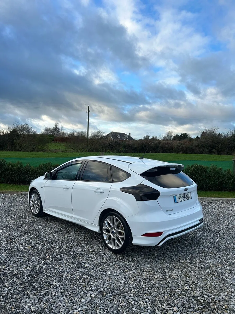 Ford focus st line-LOW MILEAGE - Image 3
