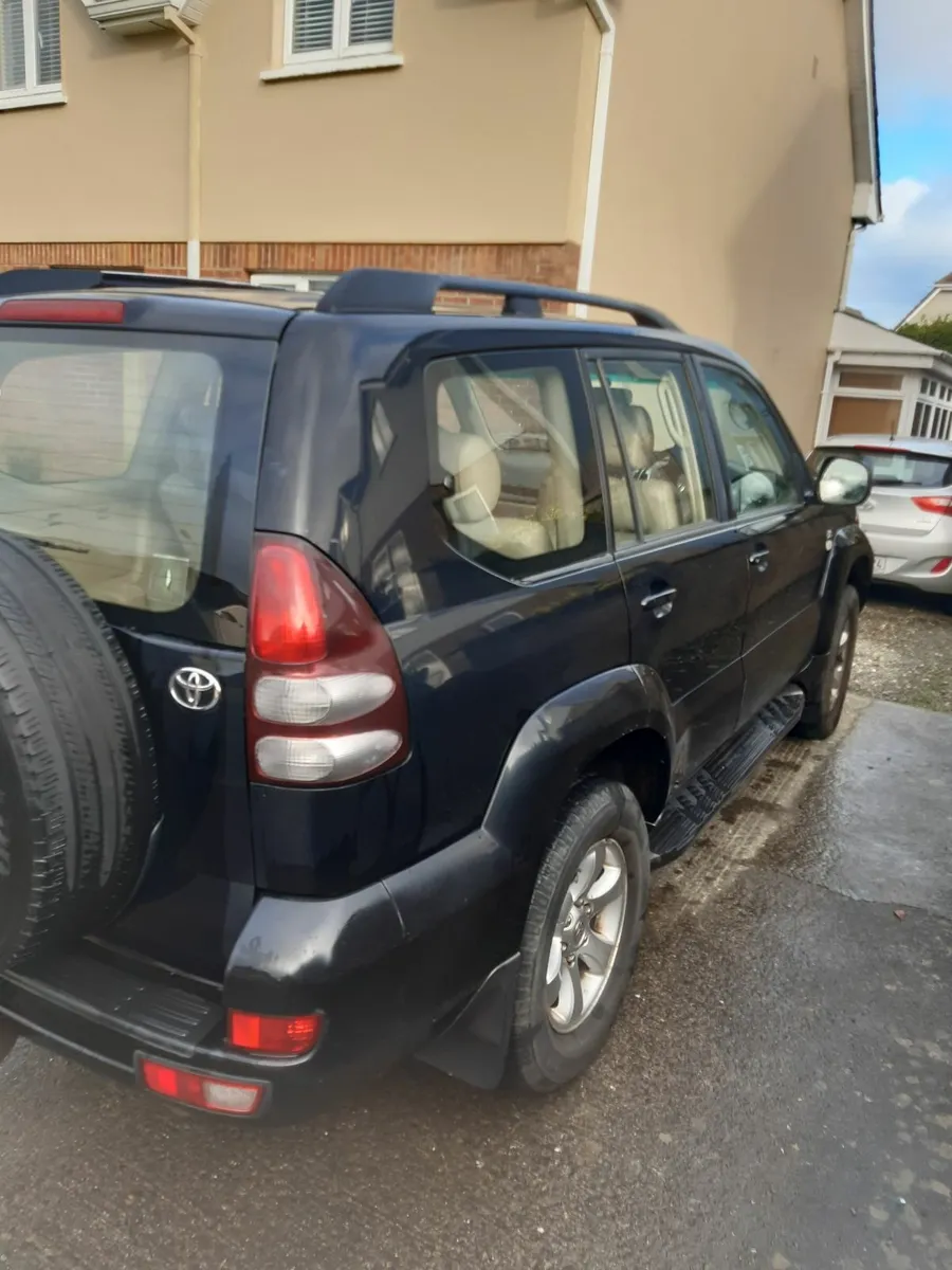 Toyota Land Cruiser 2004 - Image 3