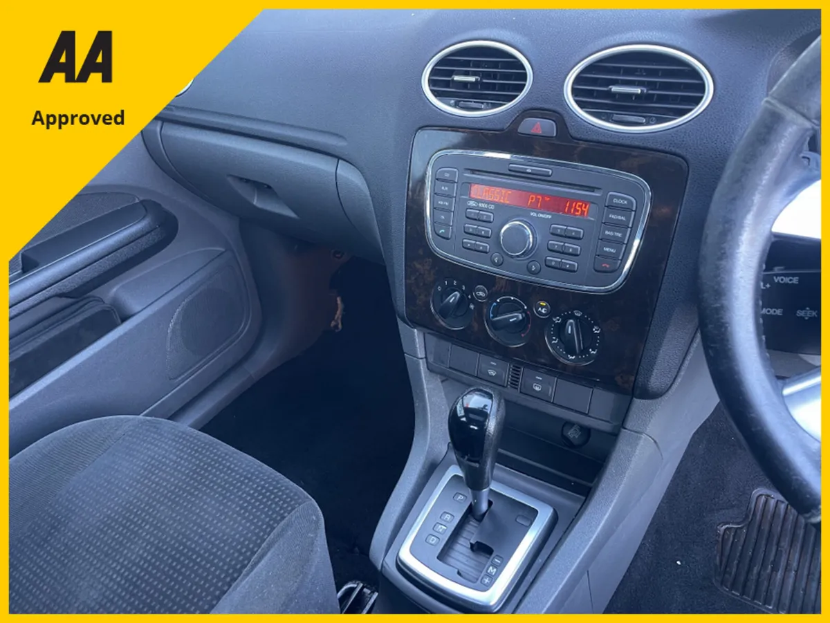 Ford Focus GHIA 1.6 5DR AUTO - Image 2
