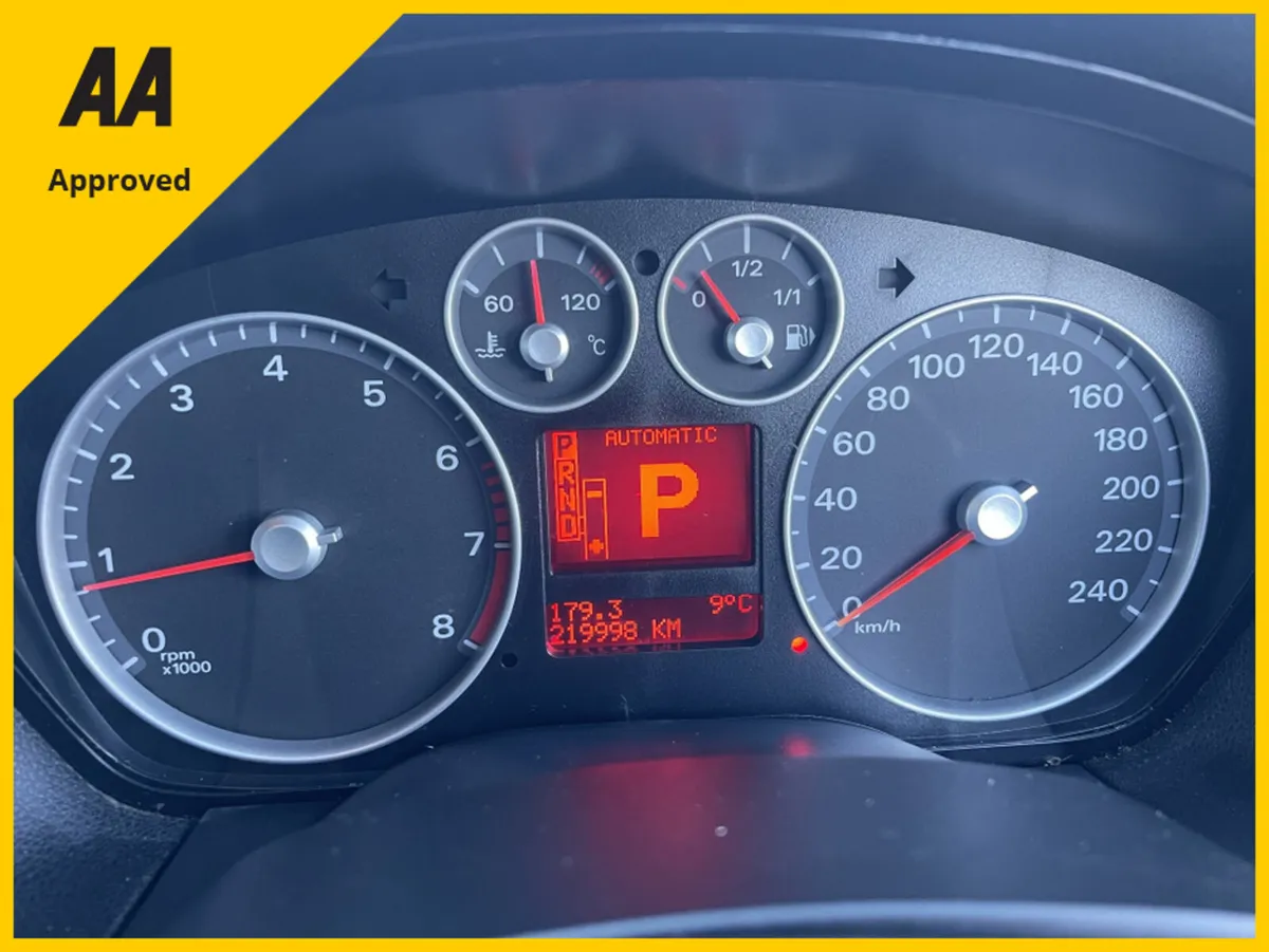 Ford Focus GHIA 1.6 5DR AUTO - Image 3