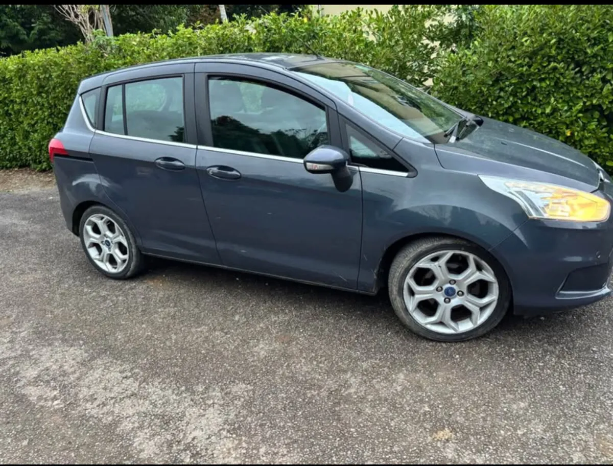 Ford Bmax low milage - Image 1